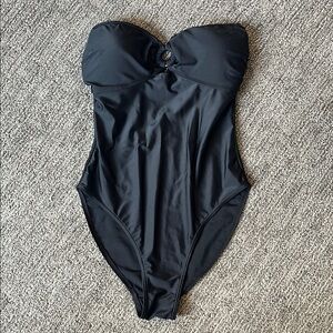 Elegant Black Women's Strapless One-Piece Swimsuit